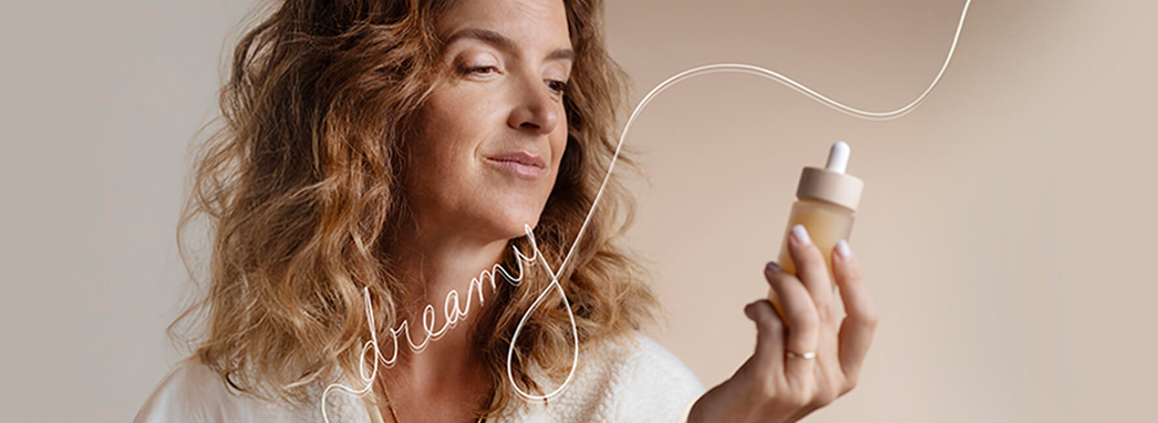 Mannequin avec produit Neuraé